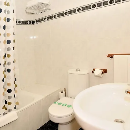 Puerta Pinares 3*