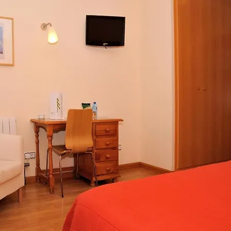 Puerta Pinares 3* Abejar