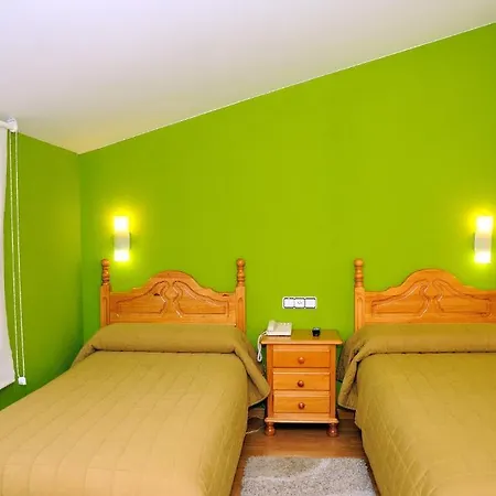 Puerta Pinares 3*